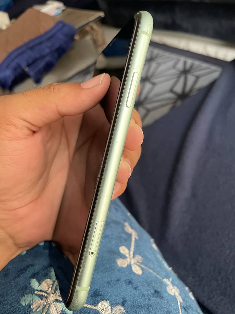 Apple iPhone 11 6