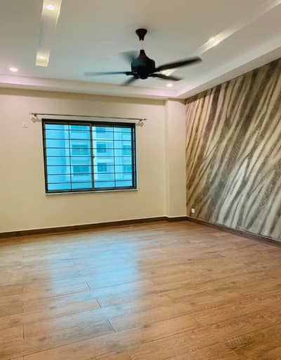 13 MARLA 4 BED BUEETIFUL FLAT IN ASKARI 10 SECTOR S