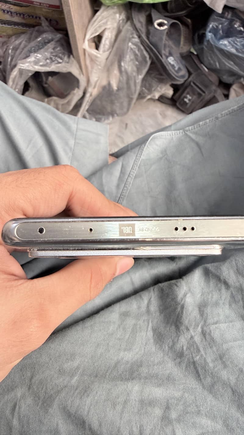 Infinix Note 40 Pro 4