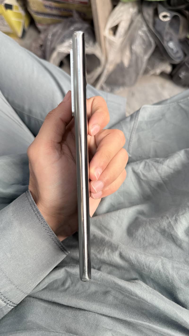 Infinix Note 40 Pro 5