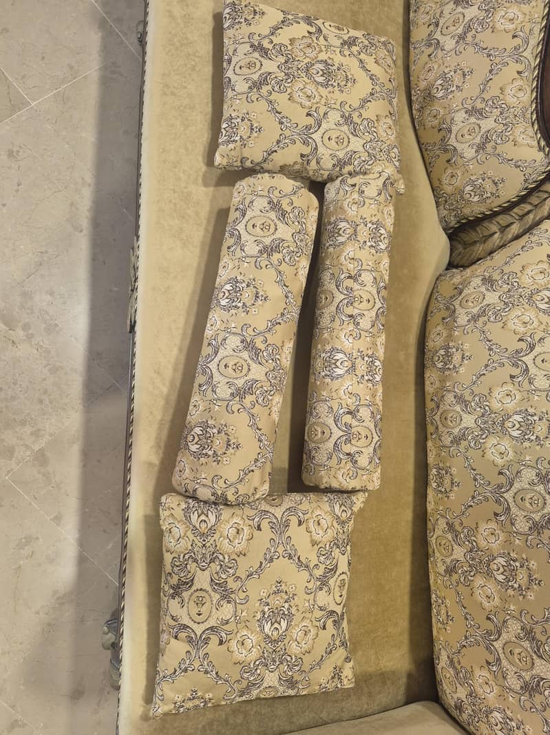 Beige colored dewan 2