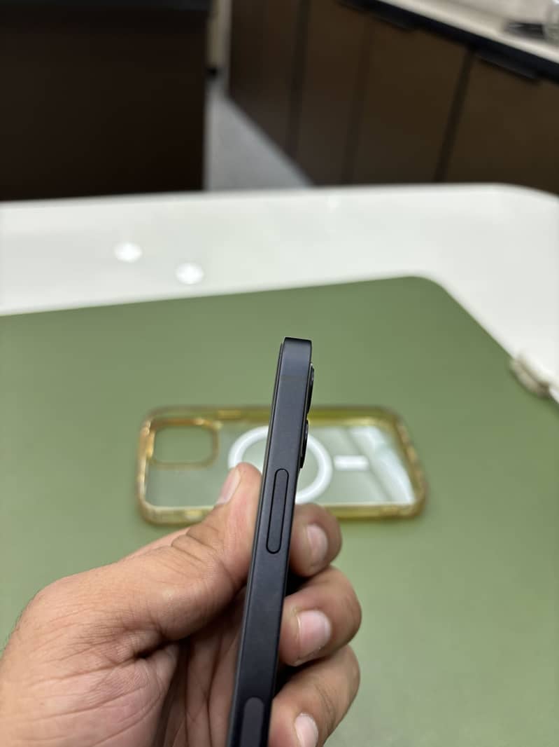 Apple iPhone 12 0