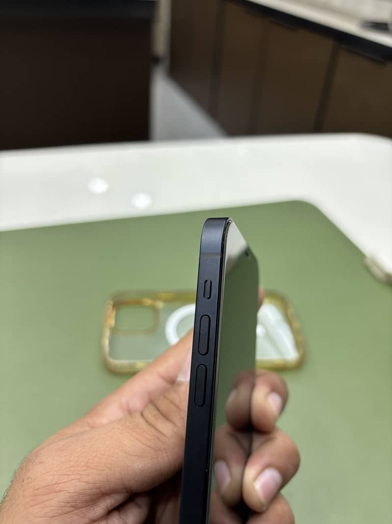 Apple iPhone 12 5