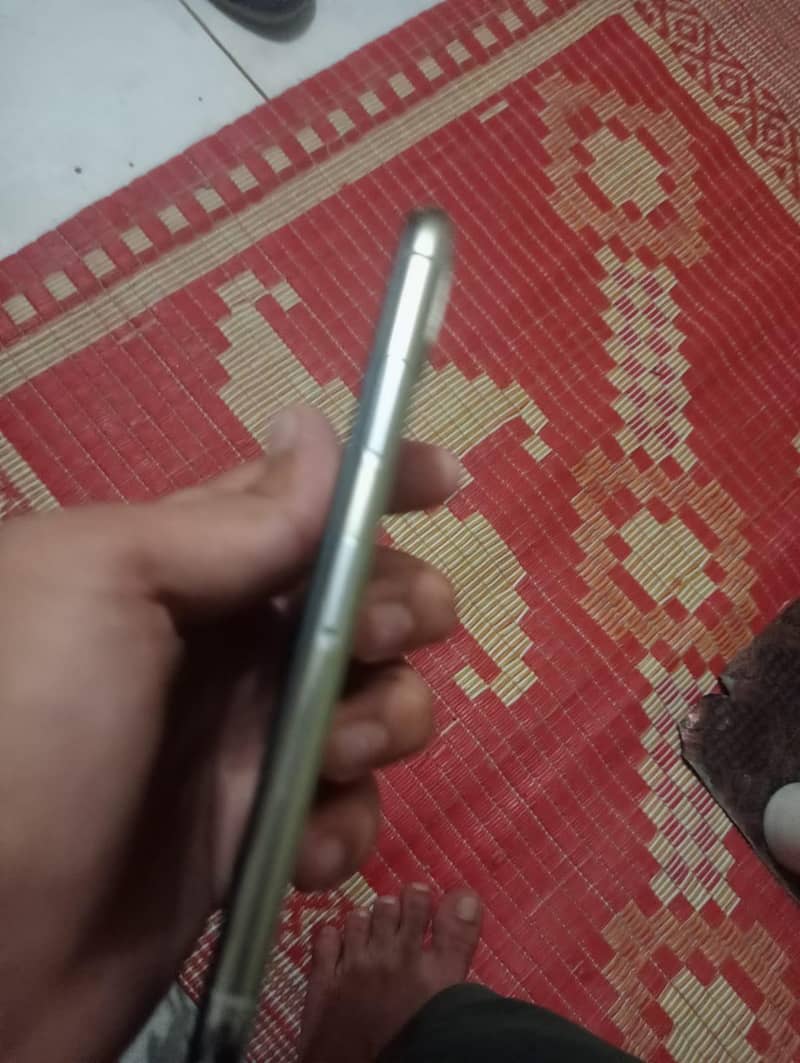 Apple iPhone X 3