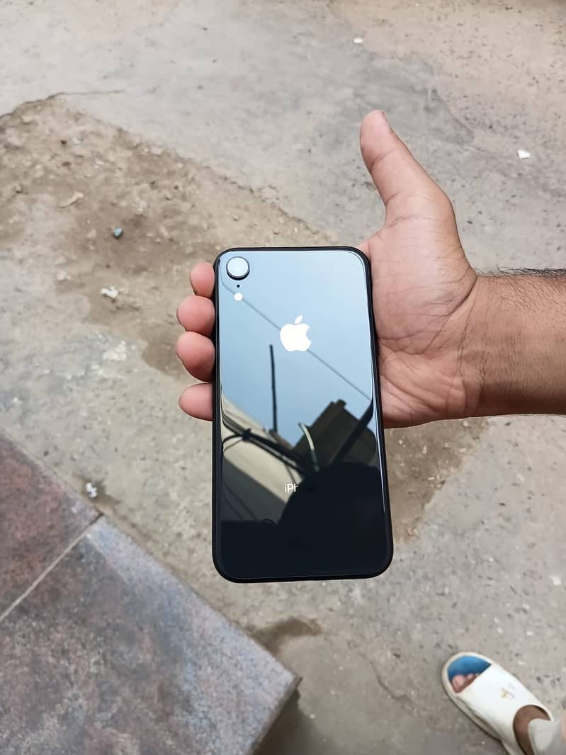 Apple iPhone XR 0