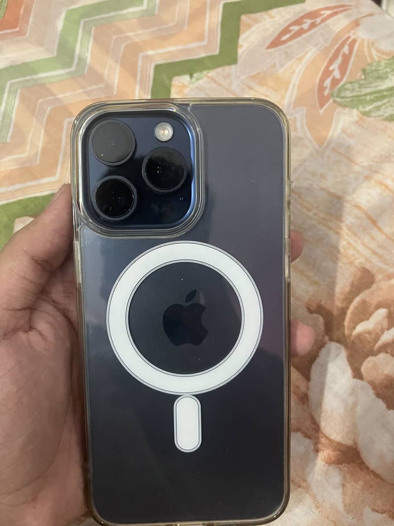 Apple iPhone 15 Pro Max 0