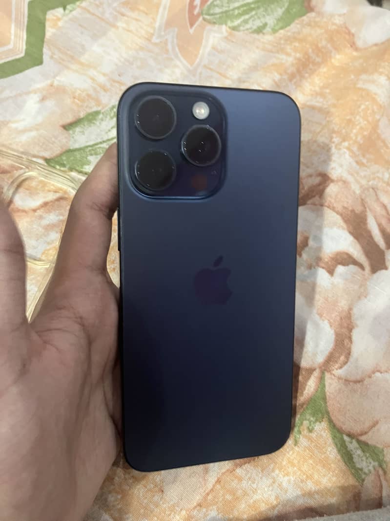 Apple iPhone 15 Pro Max 3