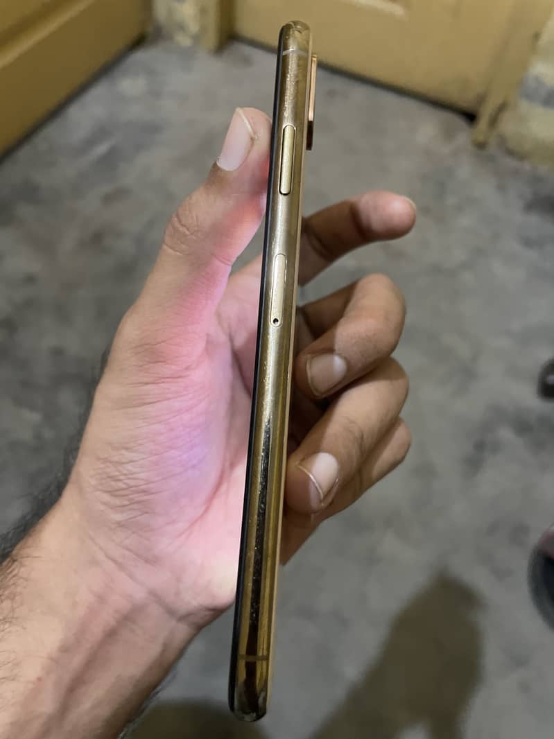 Apple iPhone XS Max 0
