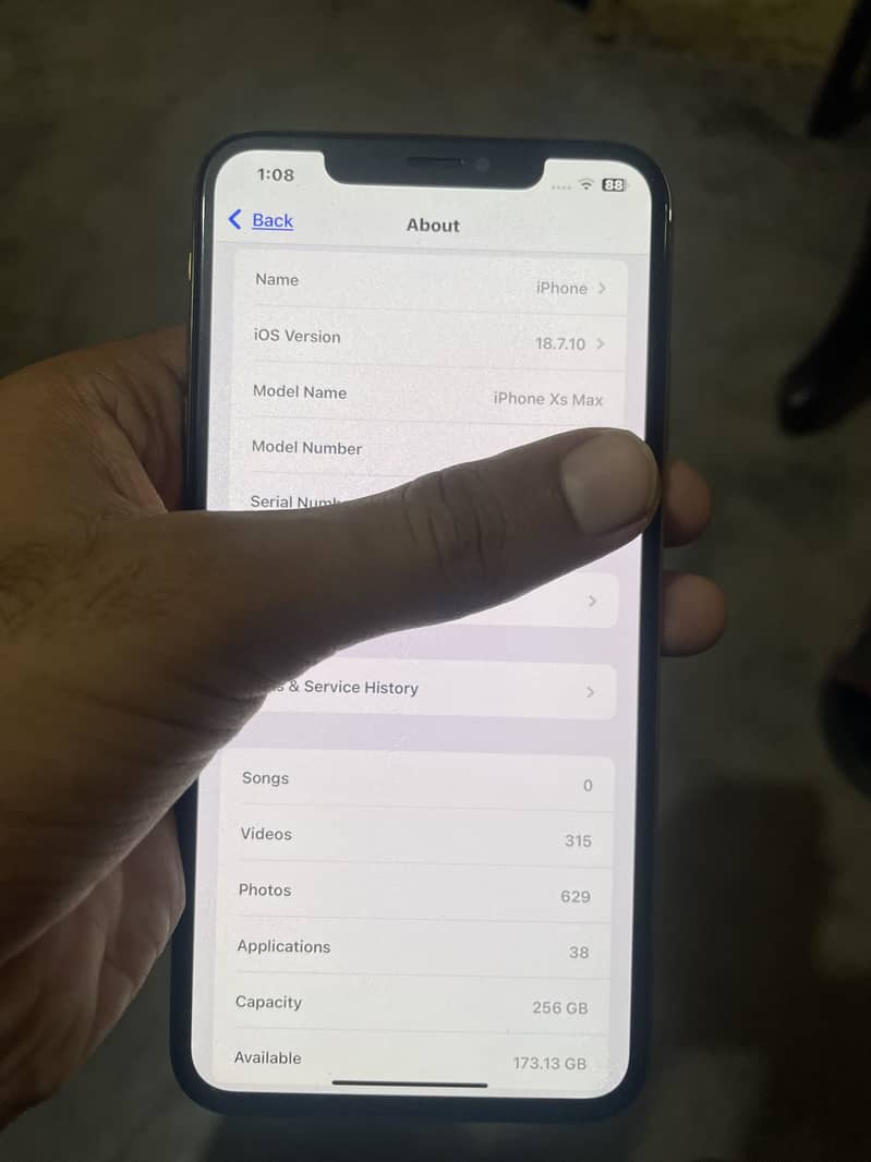 Apple iPhone XS Max 4