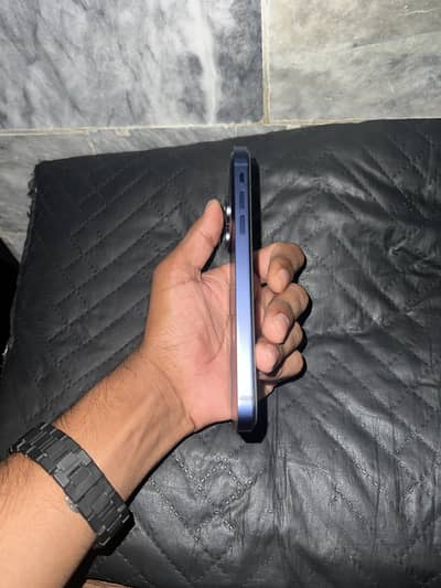Apple iPhone XR converter 17 pro