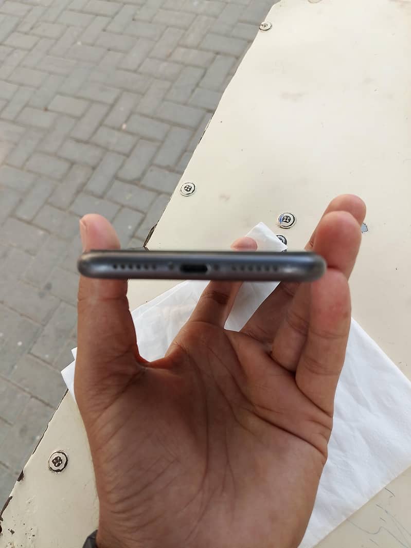 Apple iPhone 11 1