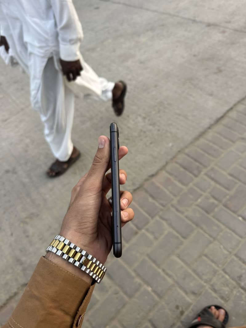 Apple iPhone 11 2