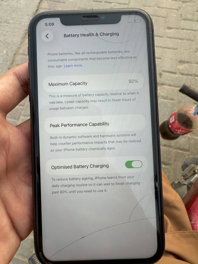 Apple iPhone 11 4