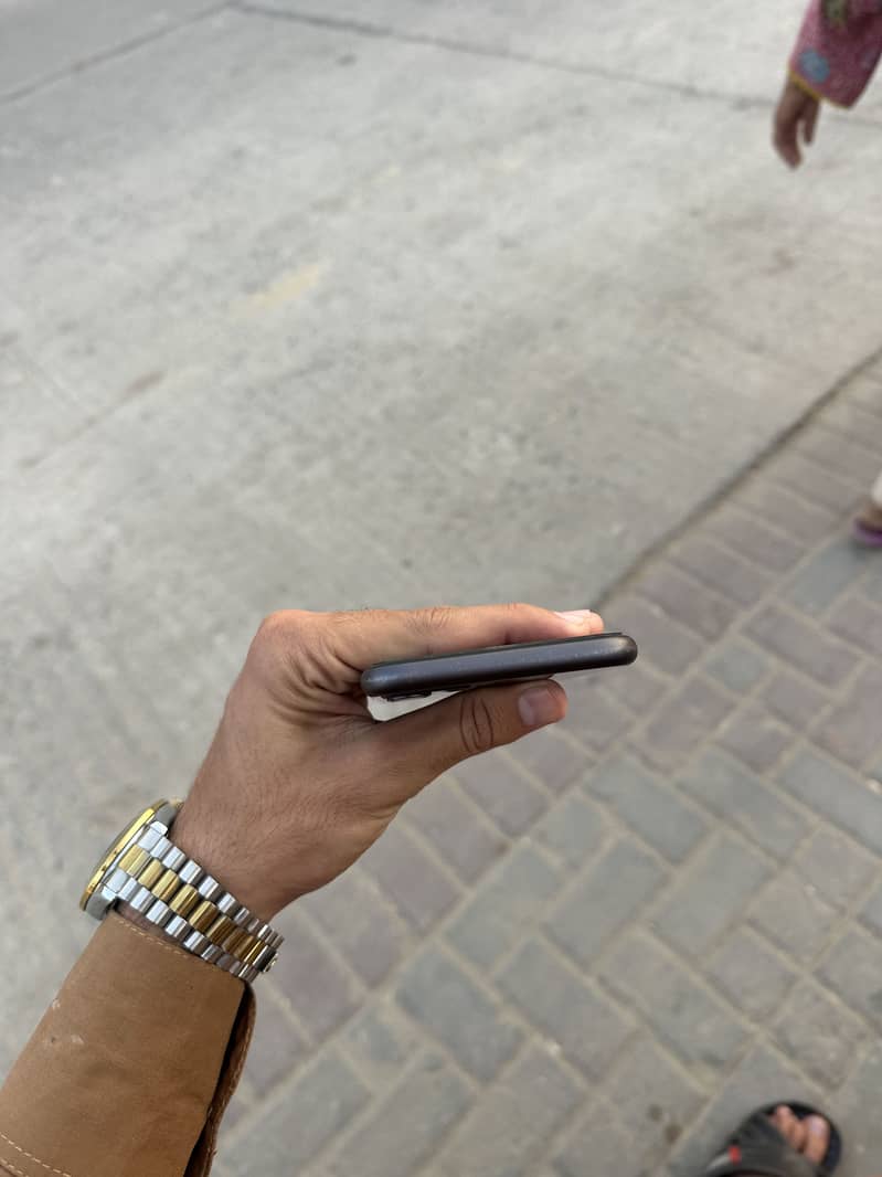 Apple iPhone 11 5