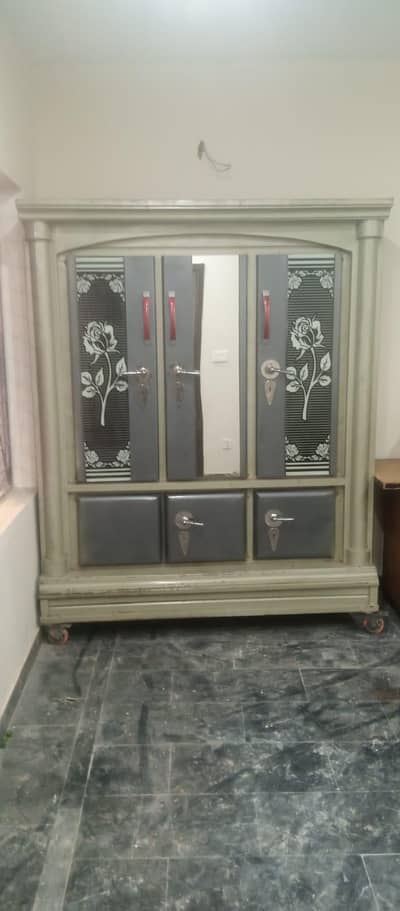 3 Door Safe Almari