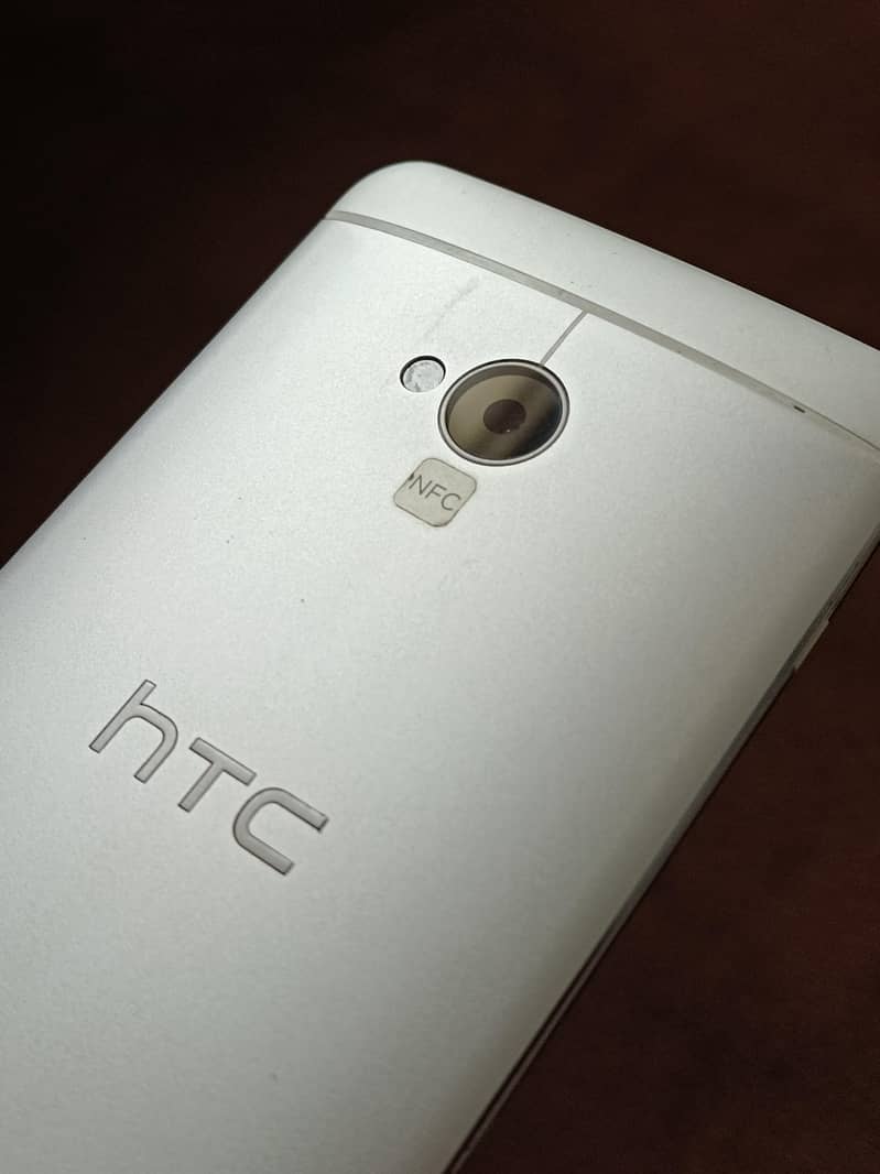 HTC One 0