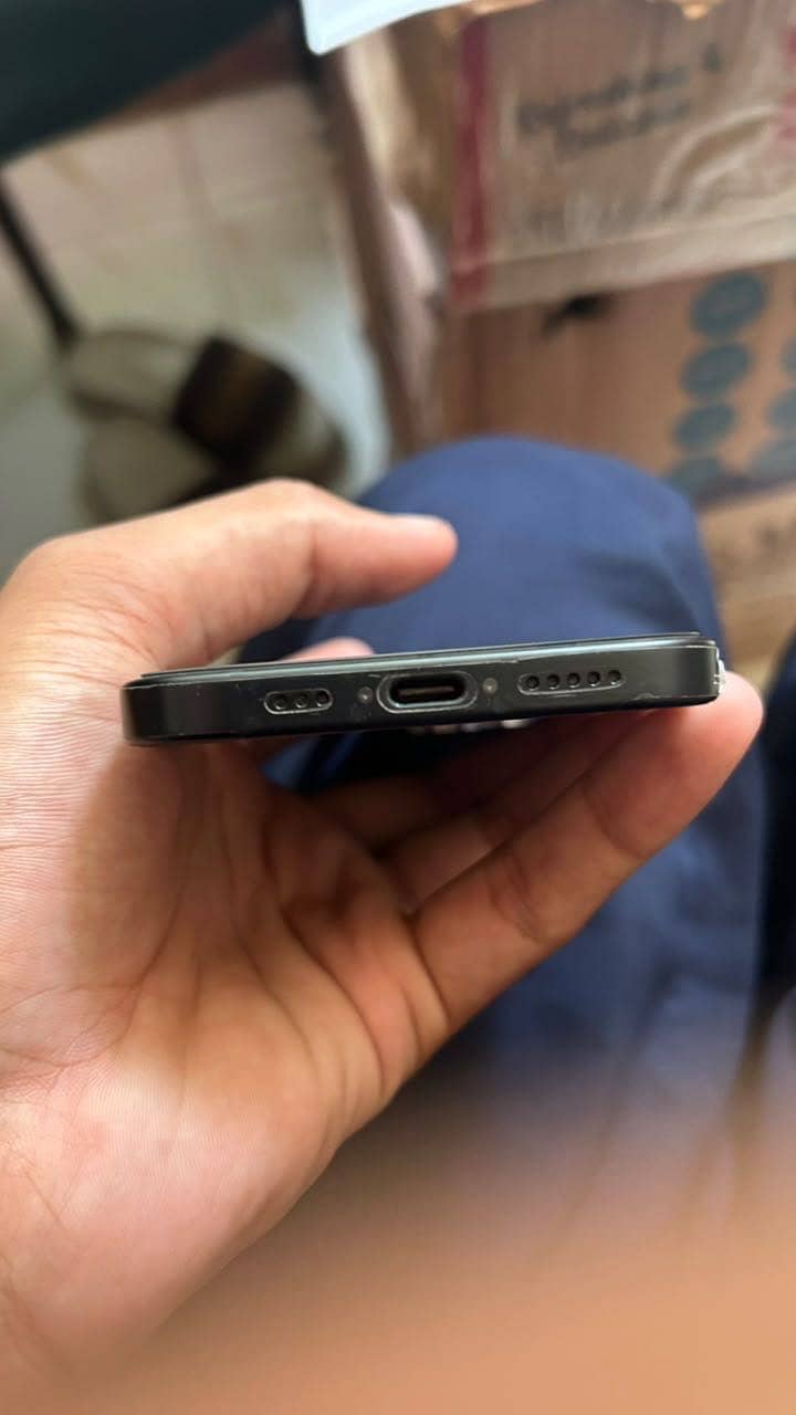Apple iPhone 15 6
