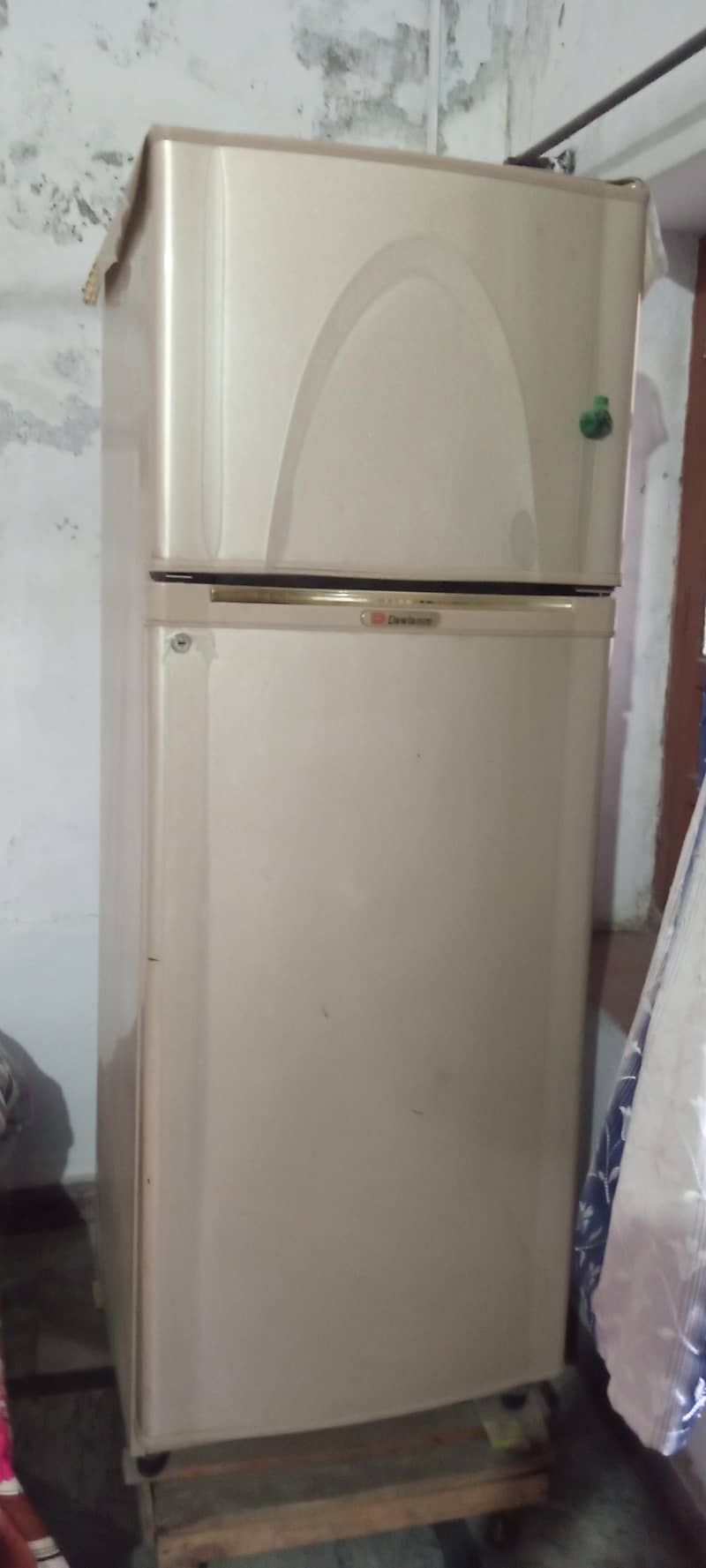 DAWLANCE FRIDGE 0