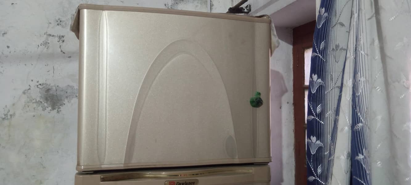 DAWLANCE FRIDGE 2