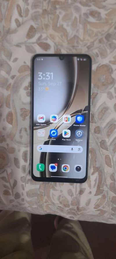 Tecno Spark Go 03