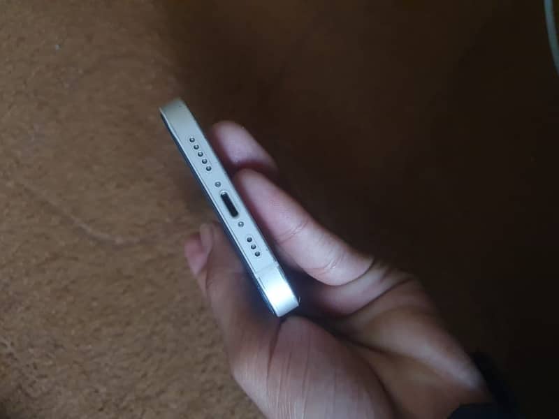 Apple iPhone 12 3