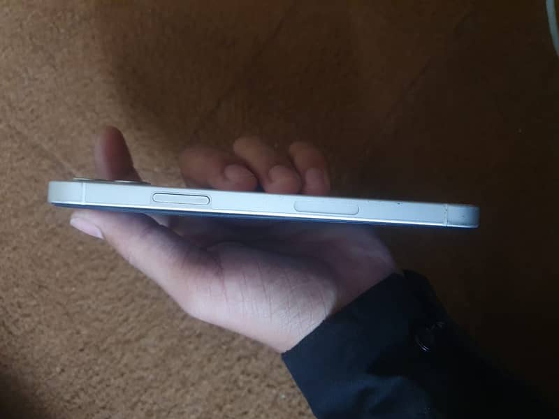 Apple iPhone 12 6