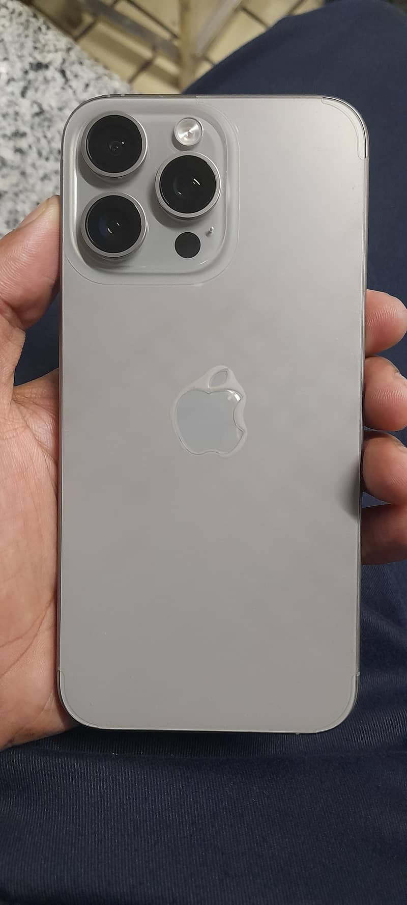 Apple iPhone 15 Pro Max 2