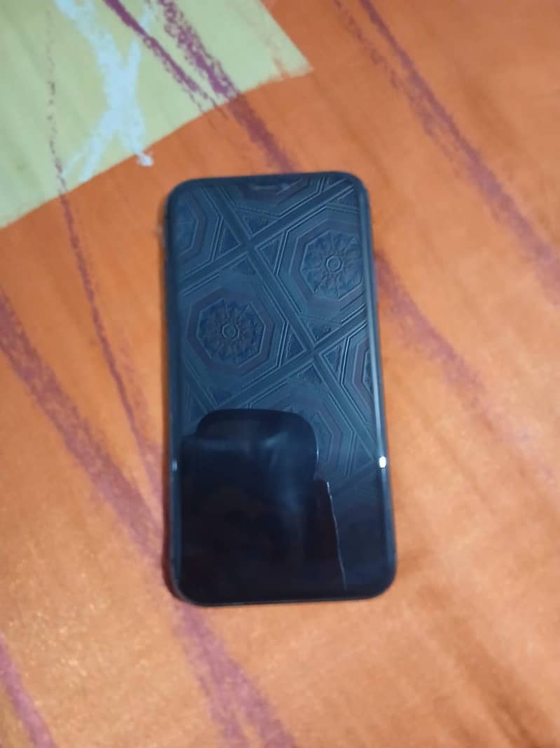 Apple iPhone 11 0