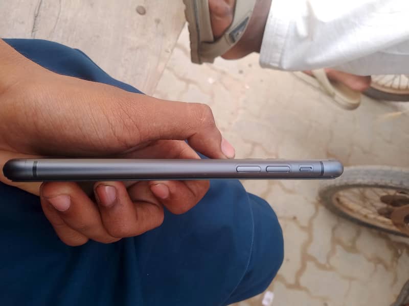 Apple iPhone 11 2