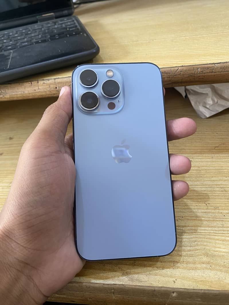 Apple iPhone 13 Pro 2
