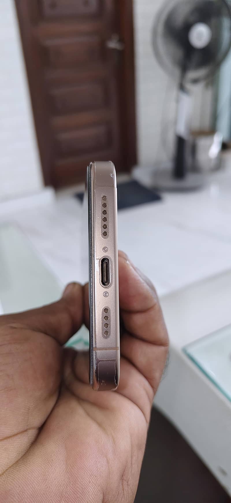 Apple iPhone 16 Pro Max 2
