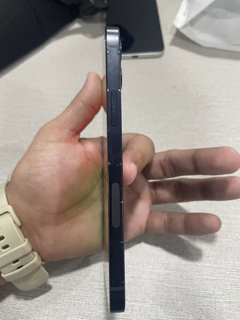 Apple iPhone 12 3