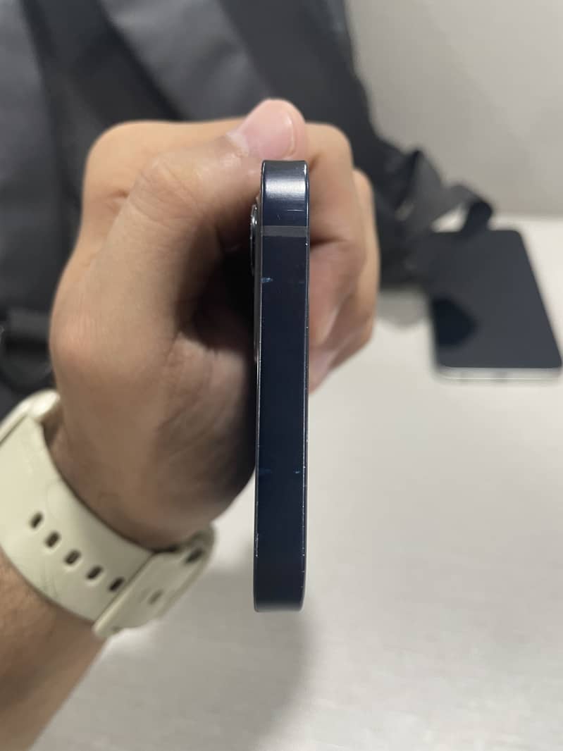 Apple iPhone 12 5