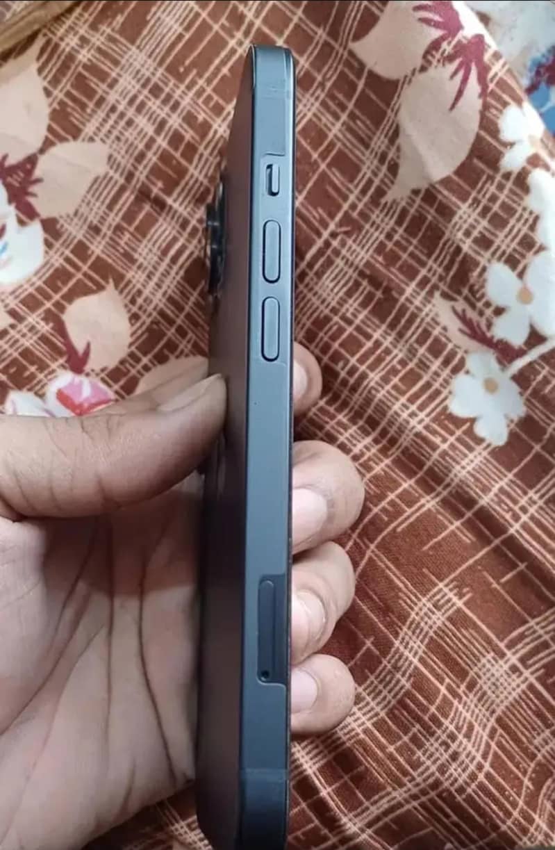 Apple iPhone 13 3