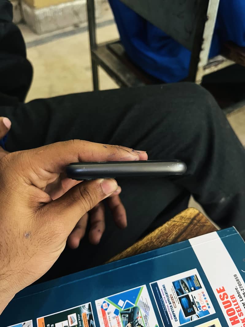 Apple iPhone 11 5