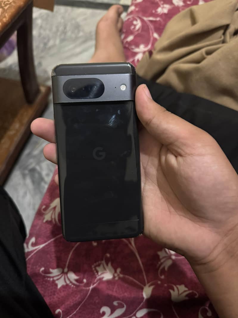 Google Pixel 8 4