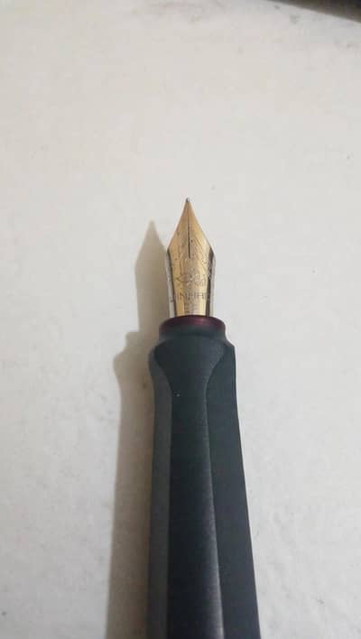 pen color dark green luxury look