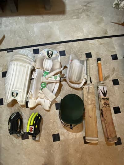 Cricket kit lefty batsman