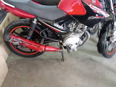 yamaha YBR 125 red colour