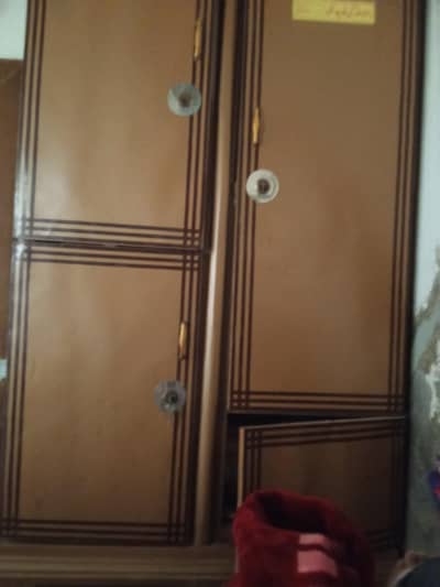 lock khrb Hain baki bilkul ok ha