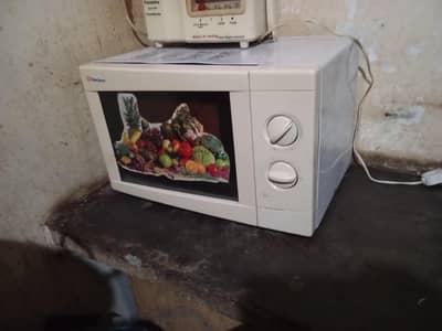 good condition microwave oven