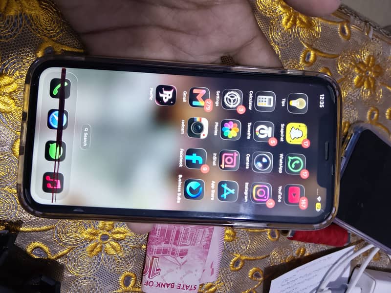Apple iPhone 11 7