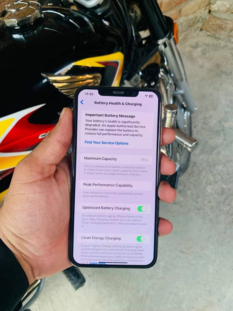 Apple iPhone XS Max 6