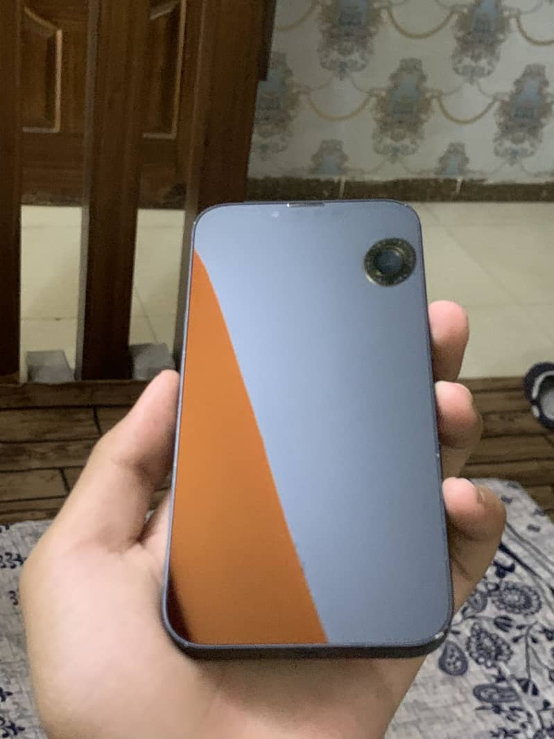 Apple iPhone 13 jv 3