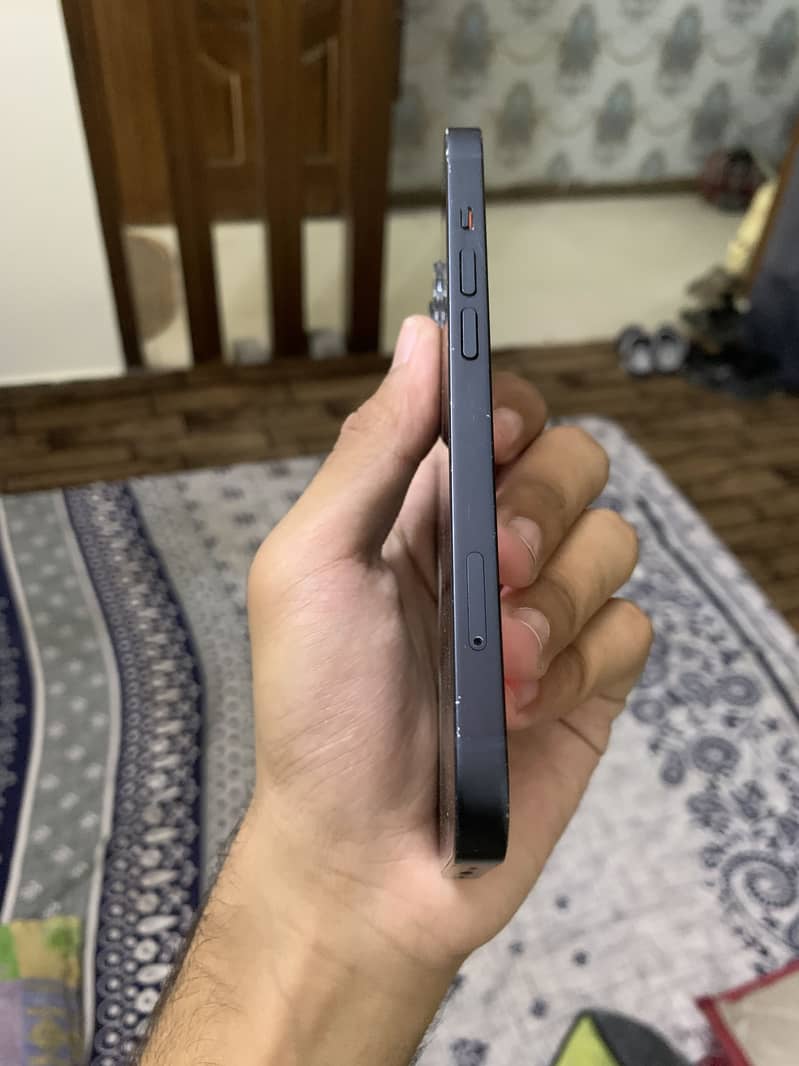 Apple iPhone 13 jv 7