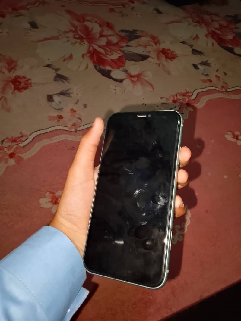 Apple iPhone 11 3