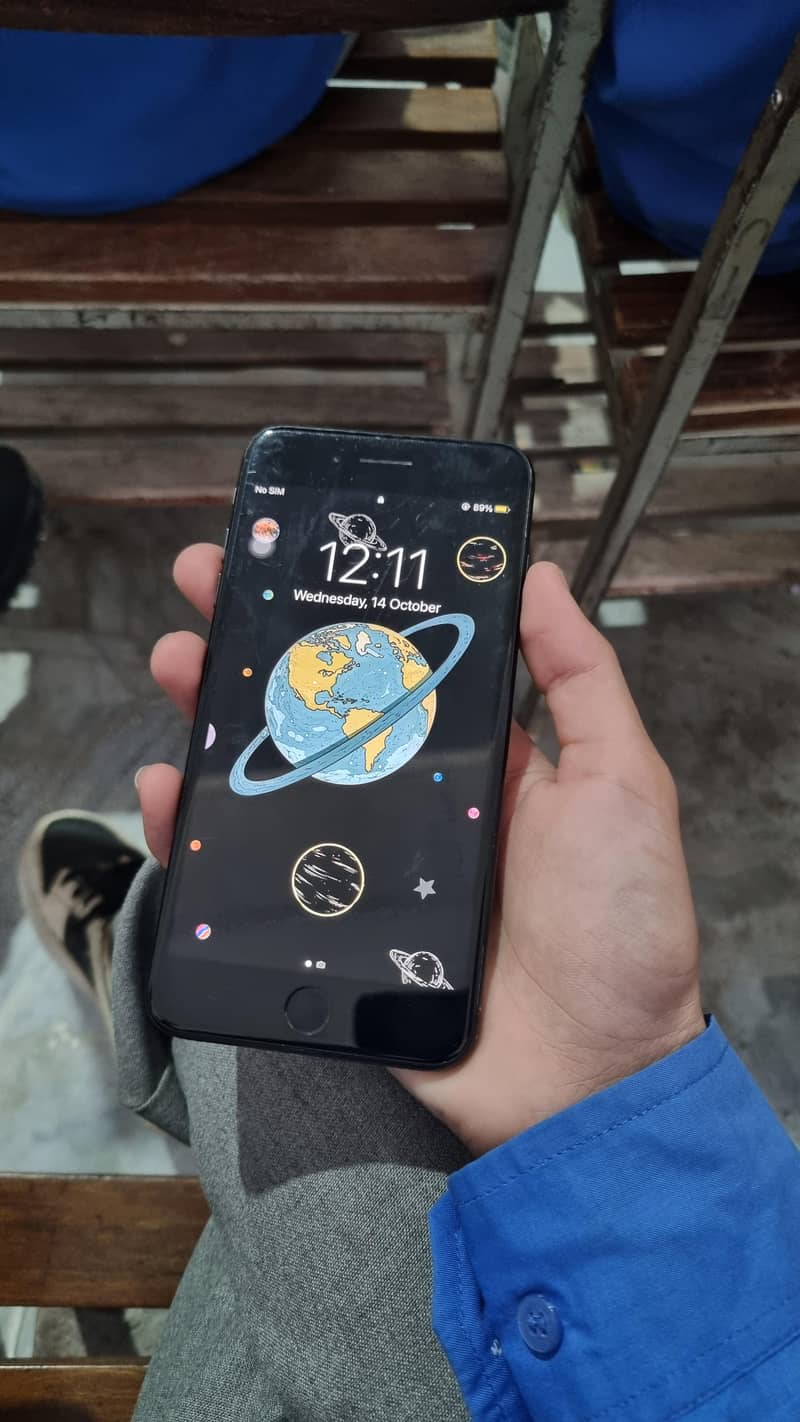 Apple iPhone 7 Plus 0