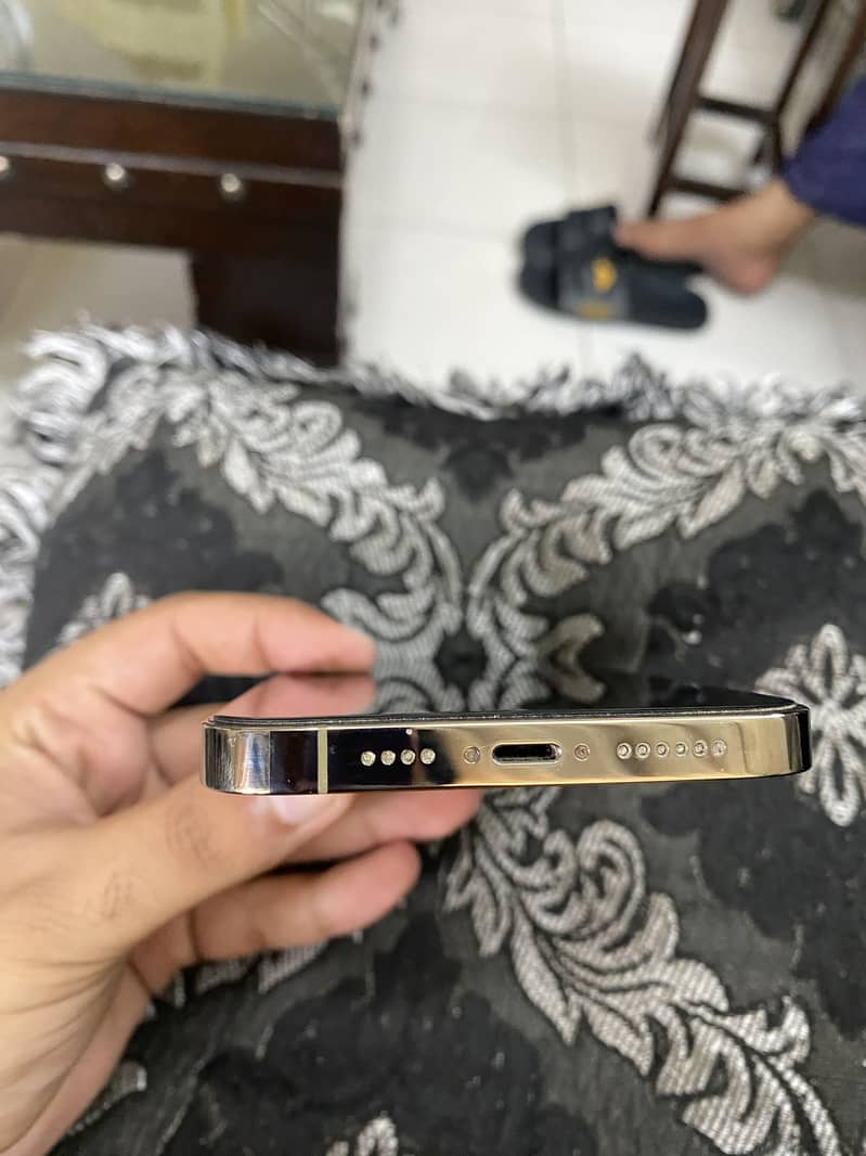 Apple iPhone 14 Pro Max 2
