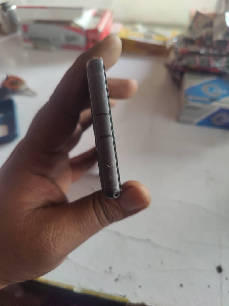 Google Pixel 7a 5