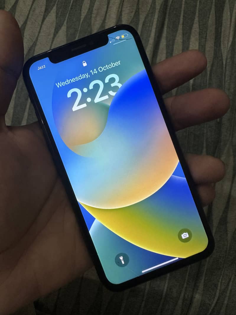 Apple iPhone X 4